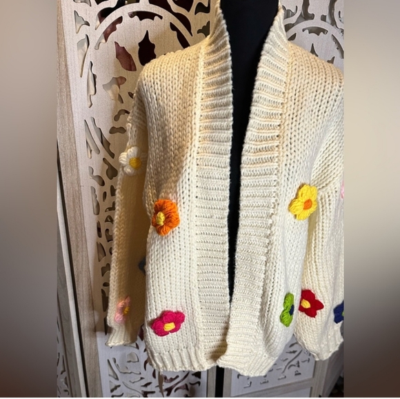 Boutique❤️ 3D floral knit sweater - Picture 2 of 3